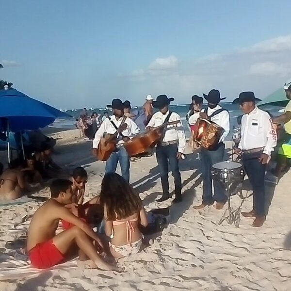 Semana Santa, tanque de oxígeno para turisteros de Playa del Carmen.