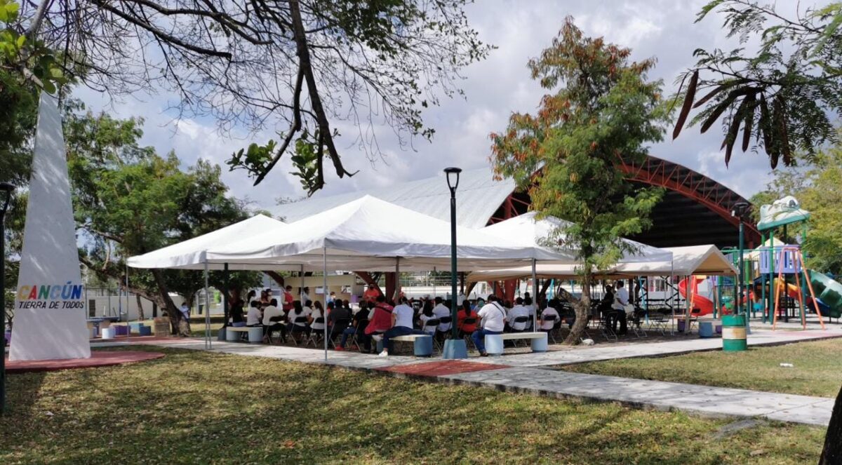 Autoridades realizan recorrido en punto de vacunación del domo de la Región 94; aún no se sabe si se reanudará la inoculación.