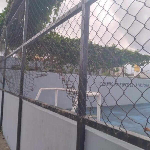 El edil Pedro Joaquín tiene en el abandono a la colonia Flores Magón 3.