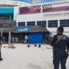 Destruyen palapas y retiran camastros en playa Gaviota Azul de Cancún (VIDEO).