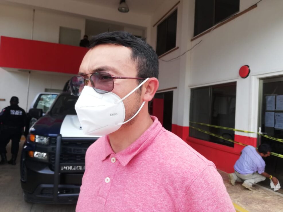 Nombran a nuevo titular de Protección Civil en Lázaro Cárdenas; Irving Núñez sustituye en el cargo a Alejandro Erosa.