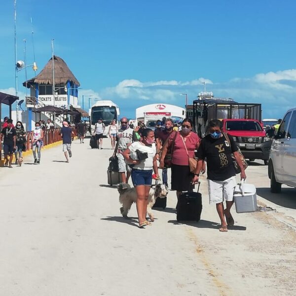 Realizan pruebas rápidas nasales de Covid-19 en Holbox.