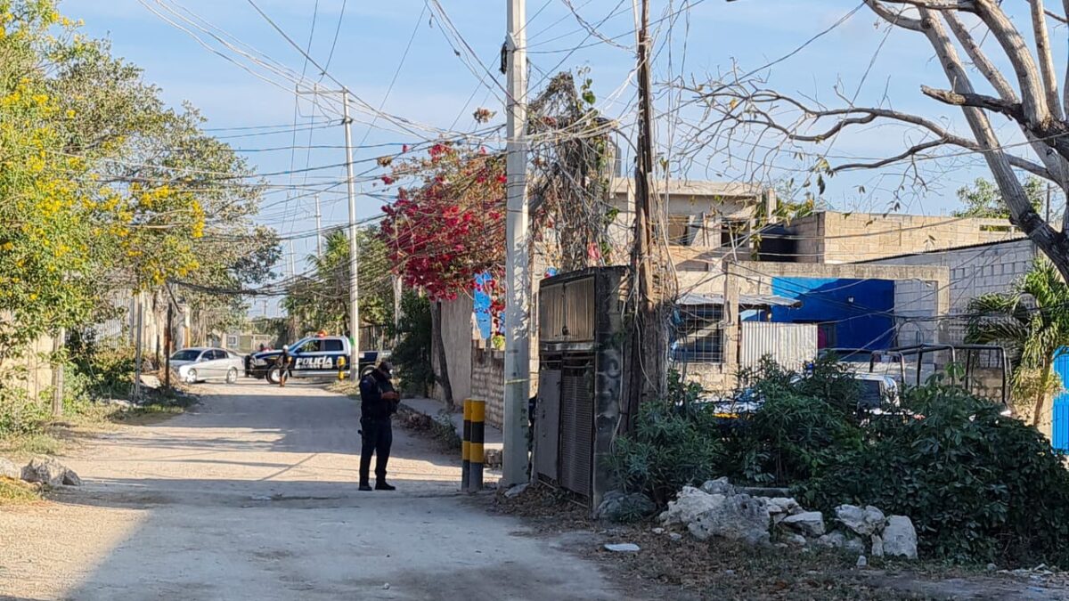 Hallan cuerpo descuartizado en la colonia Los García de Cancún (VIDEO); se trata de un sujeto al que le colocaron un mensaje.