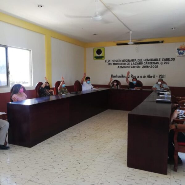 Aprueba Cabildo licencia a Nivardo Mena, presidente municipal de Lázaro Cárdenas.