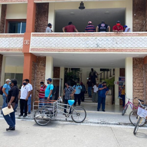 Reclaman pago delegados de comunidades rurales de Felipe Carrillo Puerto.