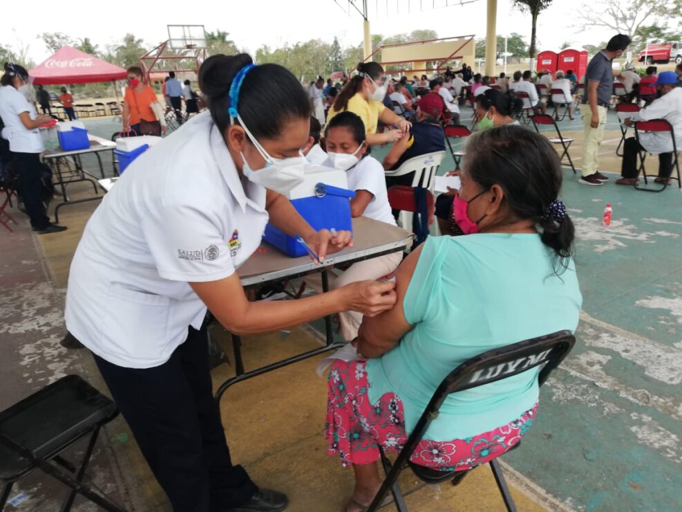 En Kantunilkín aplican segunda dosis de vacuna anticovid a adultos mayores; las labores se llevan a cabo en el “Terencio Tah Quetzal”.