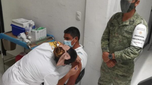 Dan fecha para vacunar contra Covid-19 a los del Colegio Médico de Quintana Roo.