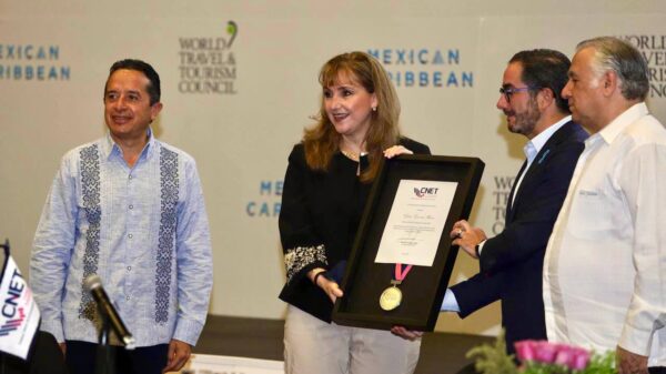 Anuncia Gloria Guevara inversión turística de mil 600 mdd en Quintana Roo.