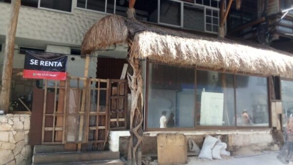 Piden empresarios regular rentas en dólares en Playa del Carmen.