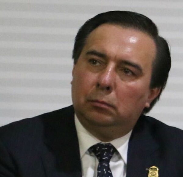 Nueva orden de aprehensión contra Zerón por tortura a “El Cepillo”