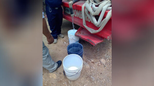 En Lázaro Cárdenas surten con el vital líquido a las familias El Tintal.