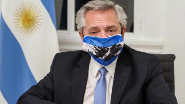 Presidente de Argentina se contagia de Covid-19 pese a estar vacunado