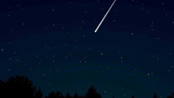 En video se captó el avistamiento de una bola de fuego surcando el cielo nocturno de Madrid, España