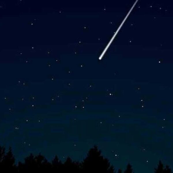 En video se captó el avistamiento de una bola de fuego surcando el cielo nocturno de Madrid, España