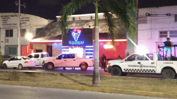 Cancún: Catean el bar The Phoenix por bailarina "levantada"