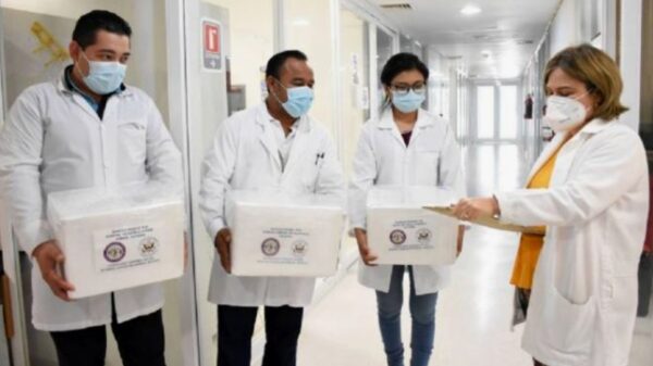 Estados Unidos dona equipo de protección contra el Covid a personal médico de Yucatán