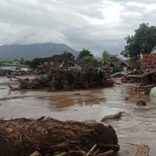 Ciclón amenaza con crear inundaciones en Indonesia