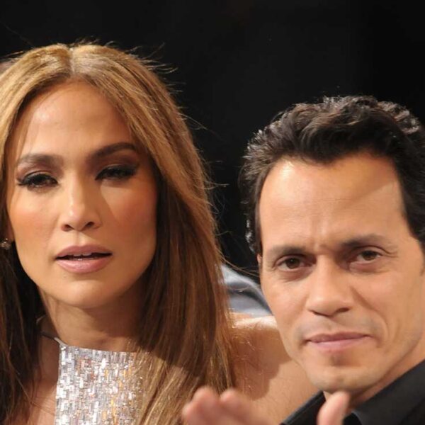 Jennifer Lopez se consuela en Marc Anthony tras romper con Alex Rodríguez