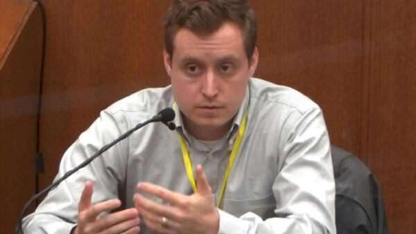 George Floyd murió por falta de oxígeno: médico