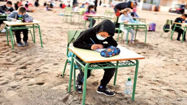 La pandemia del Covid-19 ha trastocado la vida cotidiana de las poblaciones del mundo, entre ellas las actividades escolares