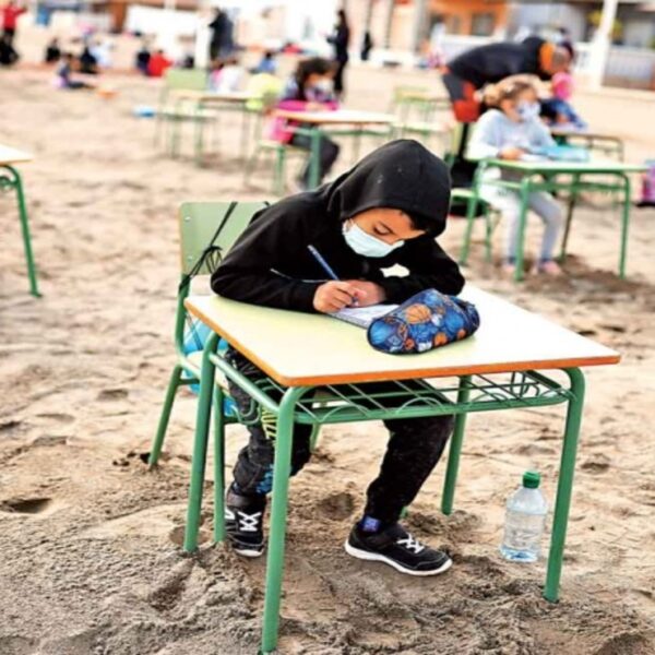 La pandemia del Covid-19 ha trastocado la vida cotidiana de las poblaciones del mundo, entre ellas las actividades escolares