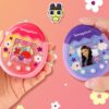 Presentan nueva versión del Tamagotchi ahora con una camarita