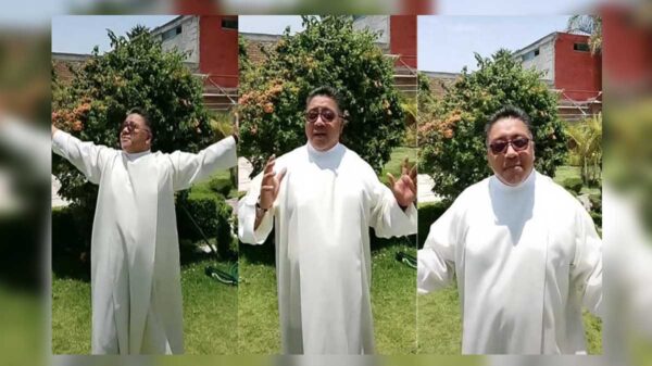 Tras estallar la pandemia el sacerdote Ezequiel Padilla, se propuso seguir en contacto con sus fieles y, ahora la rompe en TikTok