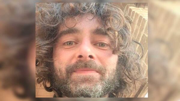 Dicen que no hay obstáculos para el amor, pero si lo ponen en duda, chequen la historia de este sacerdote.