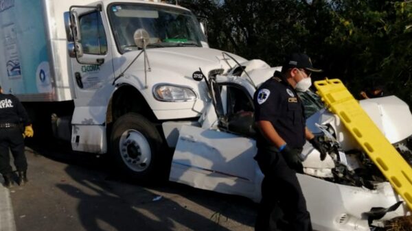 Terrible choque en la vía Ticuch-Chemax, deja 8 lesionados y una fallecida
