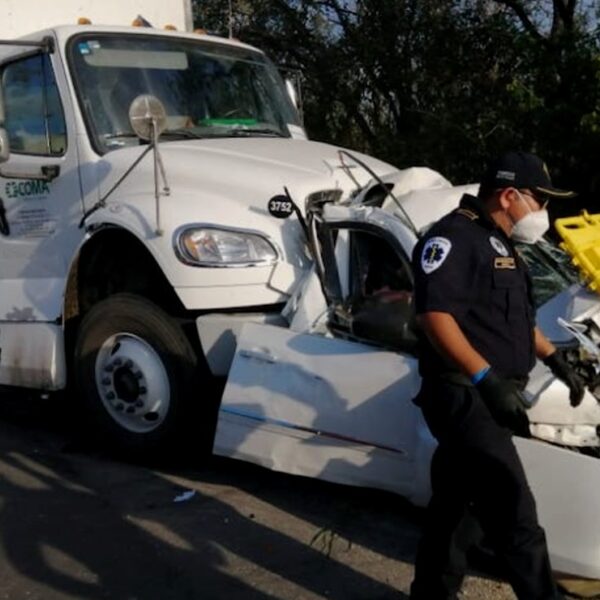 Terrible choque en la vía Ticuch-Chemax, deja 8 lesionados y una fallecida