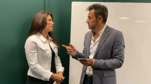 Eugenio Derbez reacciona a la gira de los ‘90’s Pop Tour’ en la que participará Alessandra Rosaldo