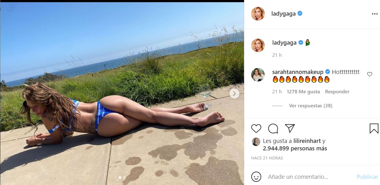 Lady Gaga con bikini azul