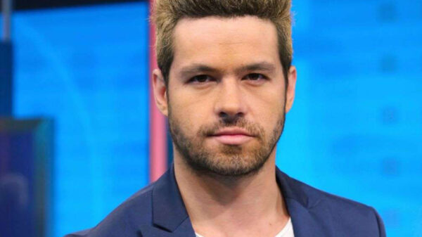 Elezar Gómez genera polémica al anunciar: "un nuevo comienzo”