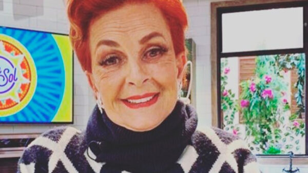 A sus 76 años Talina Fernández realiza su primer tatuaje ¡En vivo!