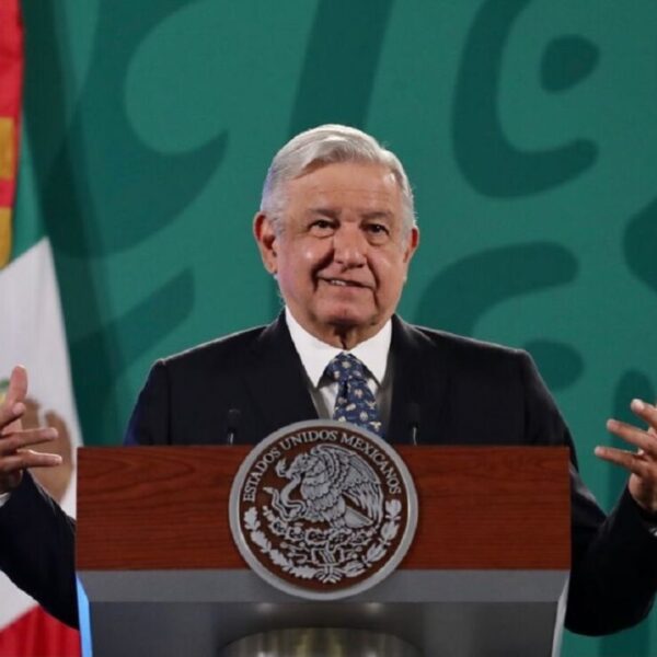 INE es de lo más ineficiente y parcial: AMLO