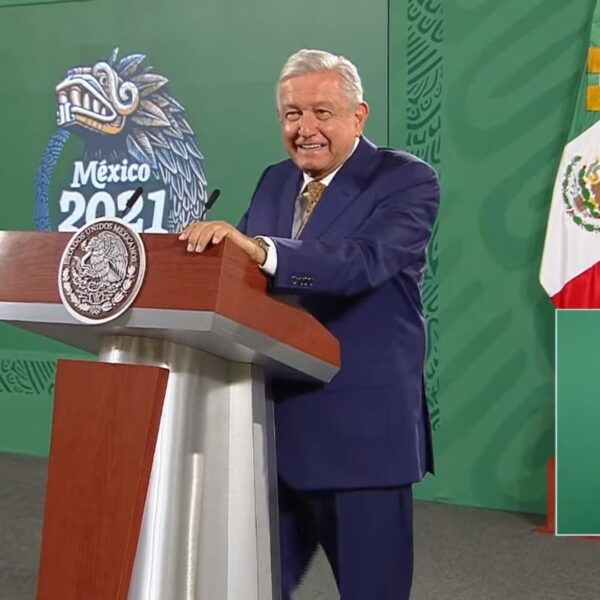 Recomienda AMLO Vitacilina a oposición por compra de refinería