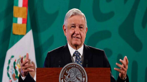 Luego de advertir a sus adversarios se podrán "verdes de coraje", AMLO dio a conocer una encuesta que lo coloca entre los mejores mandatarios del mundo