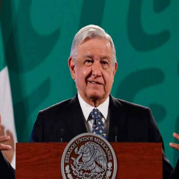 Luego de advertir a sus adversarios se podrán "verdes de coraje", AMLO dio a conocer una encuesta que lo coloca entre los mejores mandatarios del mundo