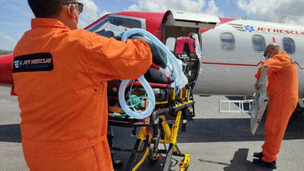 Usa IMSS Quintana Roo ambulancia aérea para traslado a CDMX