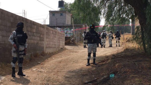 Asesinan a una madre y sus dos menores hijos, en Edomex