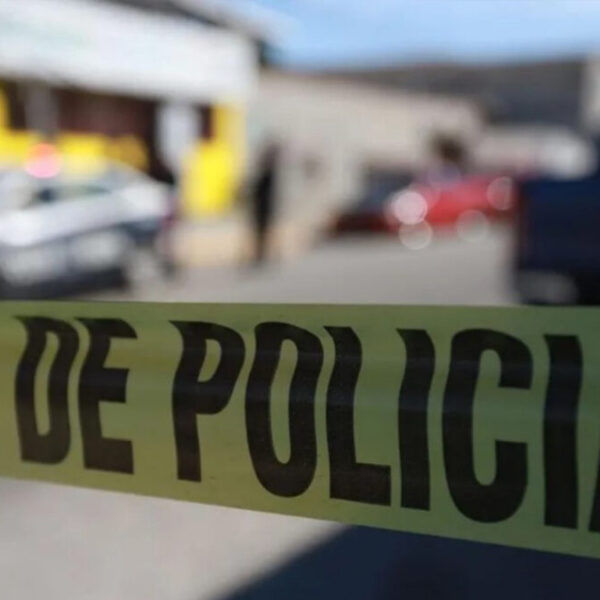 Sujeto asesina a su pareja y le roba auto para escapar