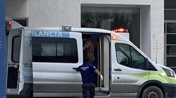 Sujetos disparan contra caseta de hospital; matan a guardia y hieren a otro