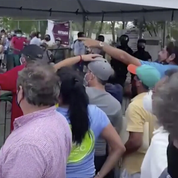 Vacunación covid-19 termina en conato de bronca en la región 96