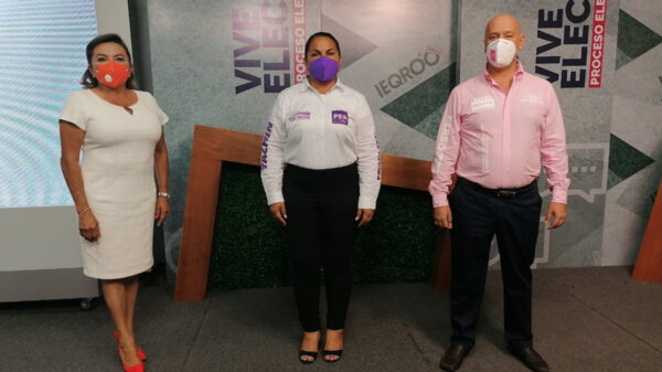 Candidatos a presidencia de Puerto Morelos debaten tersamente