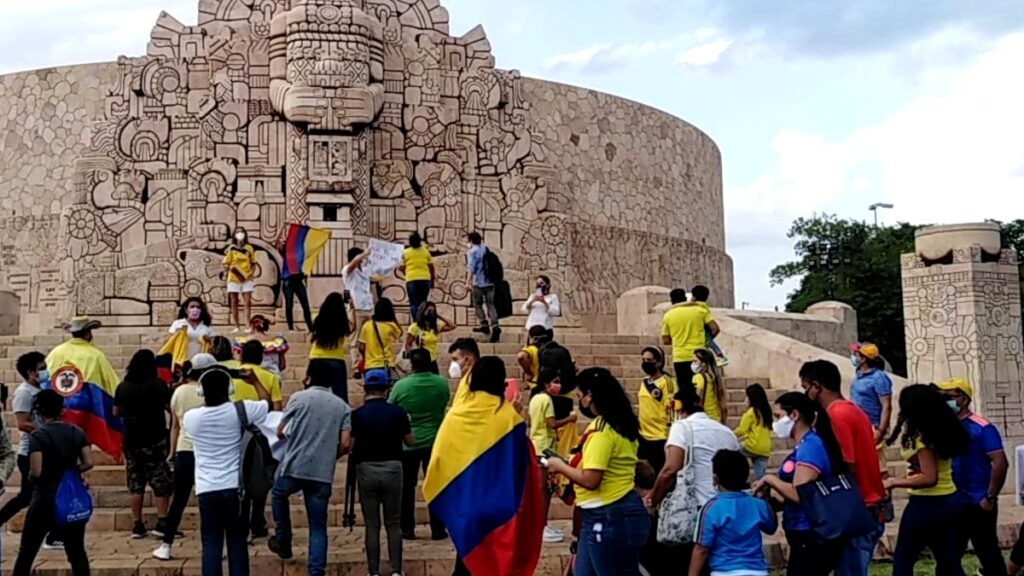 Colombianos se manifiestan en el Monumento a la Patria en Mérida por la ...