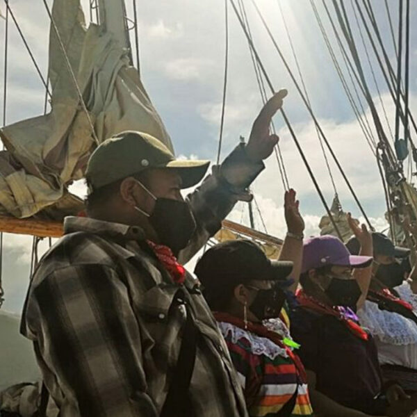 Zarpa ‘Escuadrón zapatista’ rumbo a Europa