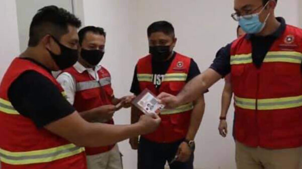 Entrega Protección Civil de Lázaro Cárdenas credenciales a inspectores