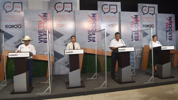 Debate "Express" para candidatos de Bacalar