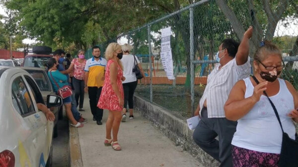 Regresa inconformidad en jornada de vacunación covid en Cancún