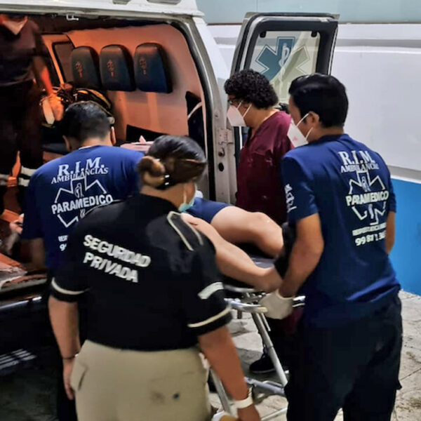 Destripan a un hombre en fraccionamiento Villas Cancún, debido a la enorme lesión, la víctima presentó exposición de vísceras